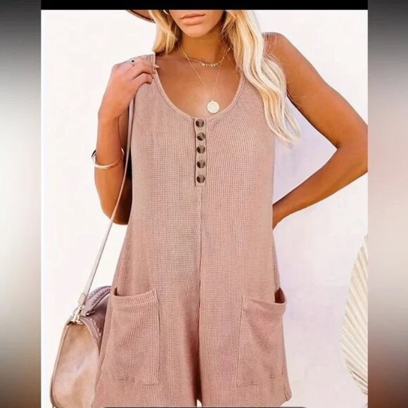 NWOT Dakoota Tank Romper with Pockets - Picture 1 of 1